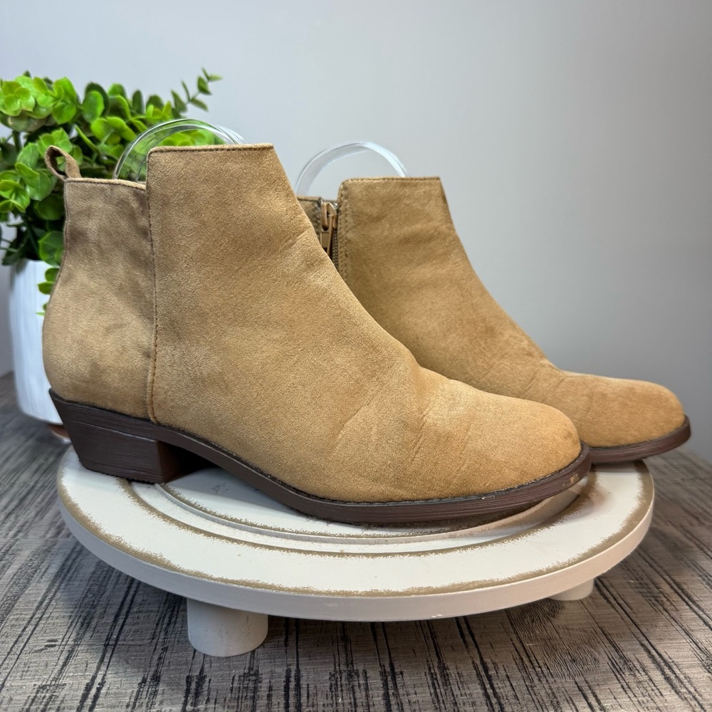 Forever 21 tan suede ankle‎ boots size 6.5 preowned